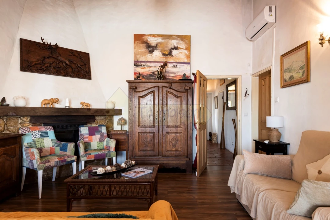 Moradia T4 para Venda em Salir Foto 18