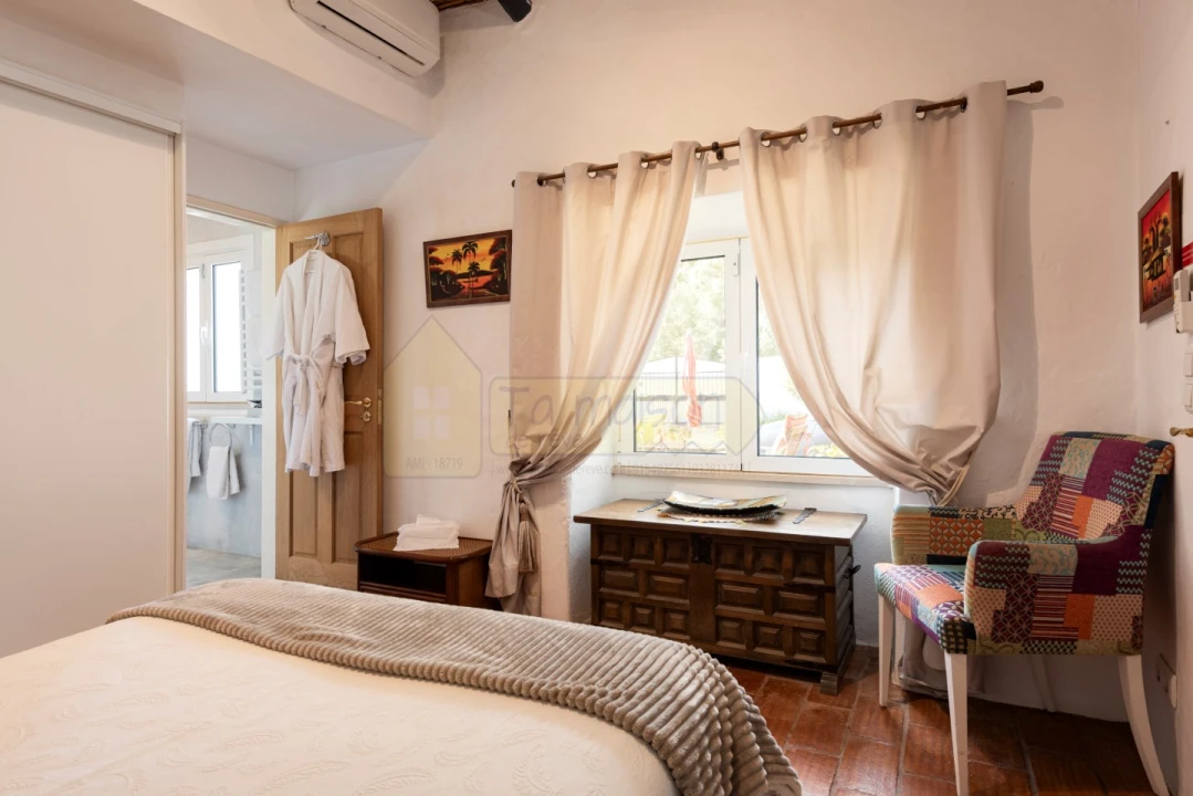 Moradia T4 para Venda em Salir Foto 24