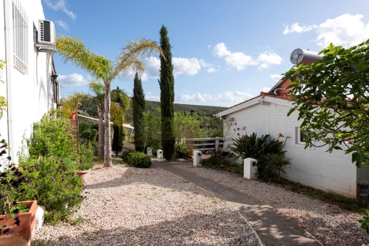 Moradia T4 para Venda em Salir Foto 34