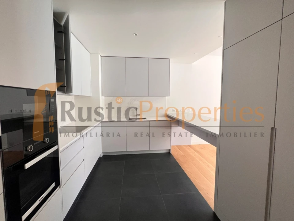 Apartamento T2 para Venda em Quarteira Foto 9