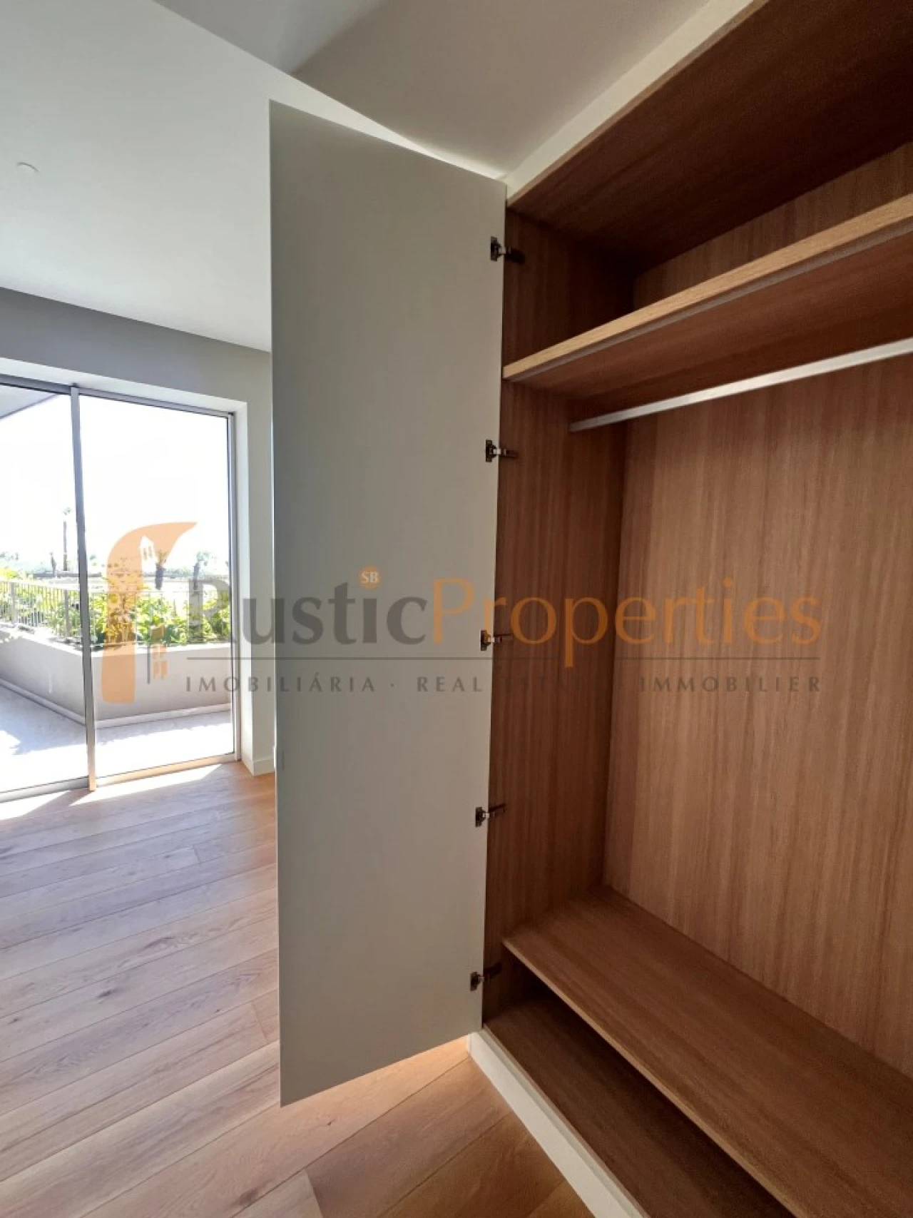 Apartamento T2 para Venda em Quarteira Foto 15