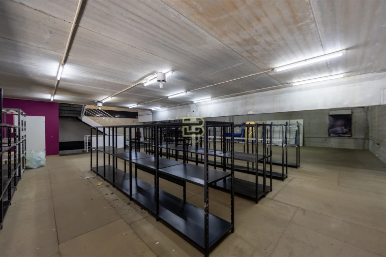 Armazém para Arrendamento em Ermesinde Foto 4