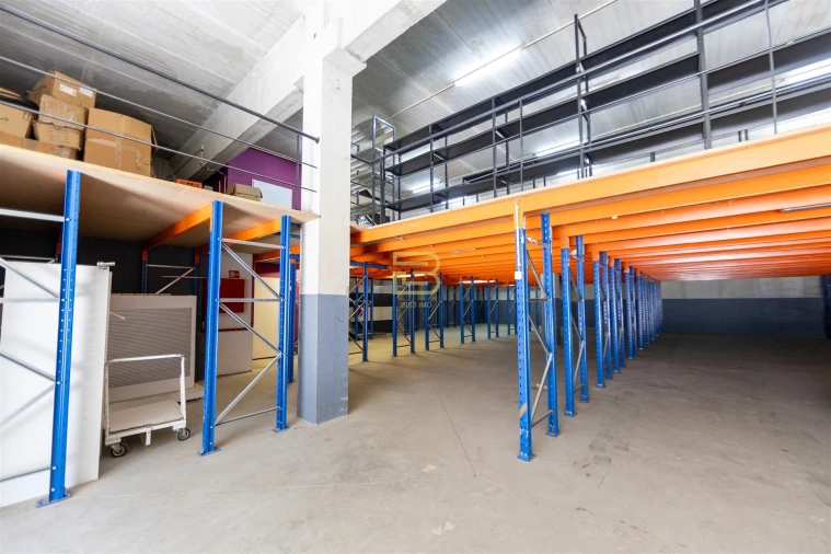 Armazém para Arrendamento em Ermesinde Foto 15