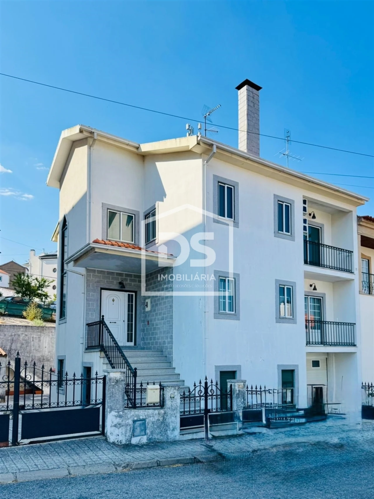 Moradia T4 para Venda em Guarda Foto 4