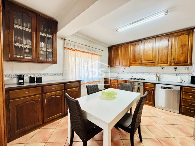 Moradia T4 para Venda em Guarda Foto 2