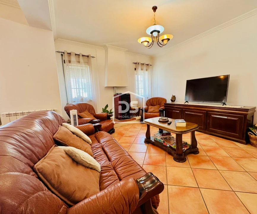 Moradia T4 para Venda em Guarda Foto 11