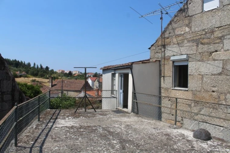 Moradia T3 para Venda em Travanca de Lagos Foto 5