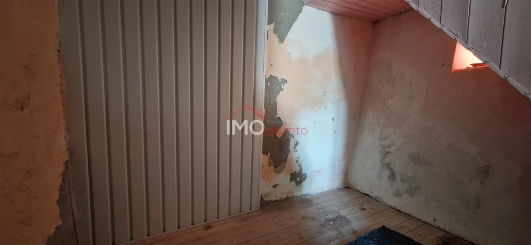 Moradia T3 para Venda em Santiago Maior Foto 13