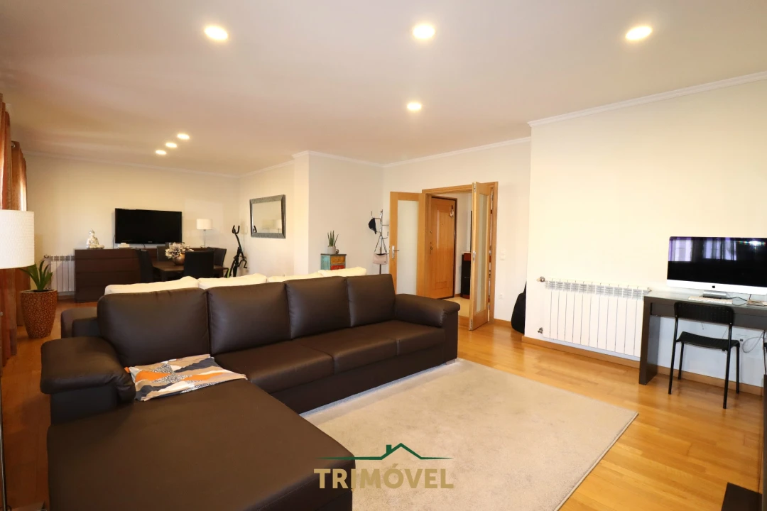 Apartamento T3 para Venda em São João da Madeira Foto 1