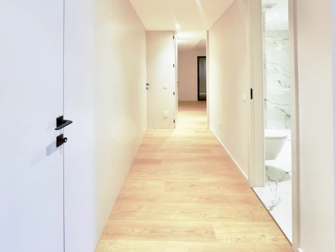 Apartamento T4 para Venda em Fermentões Foto 11