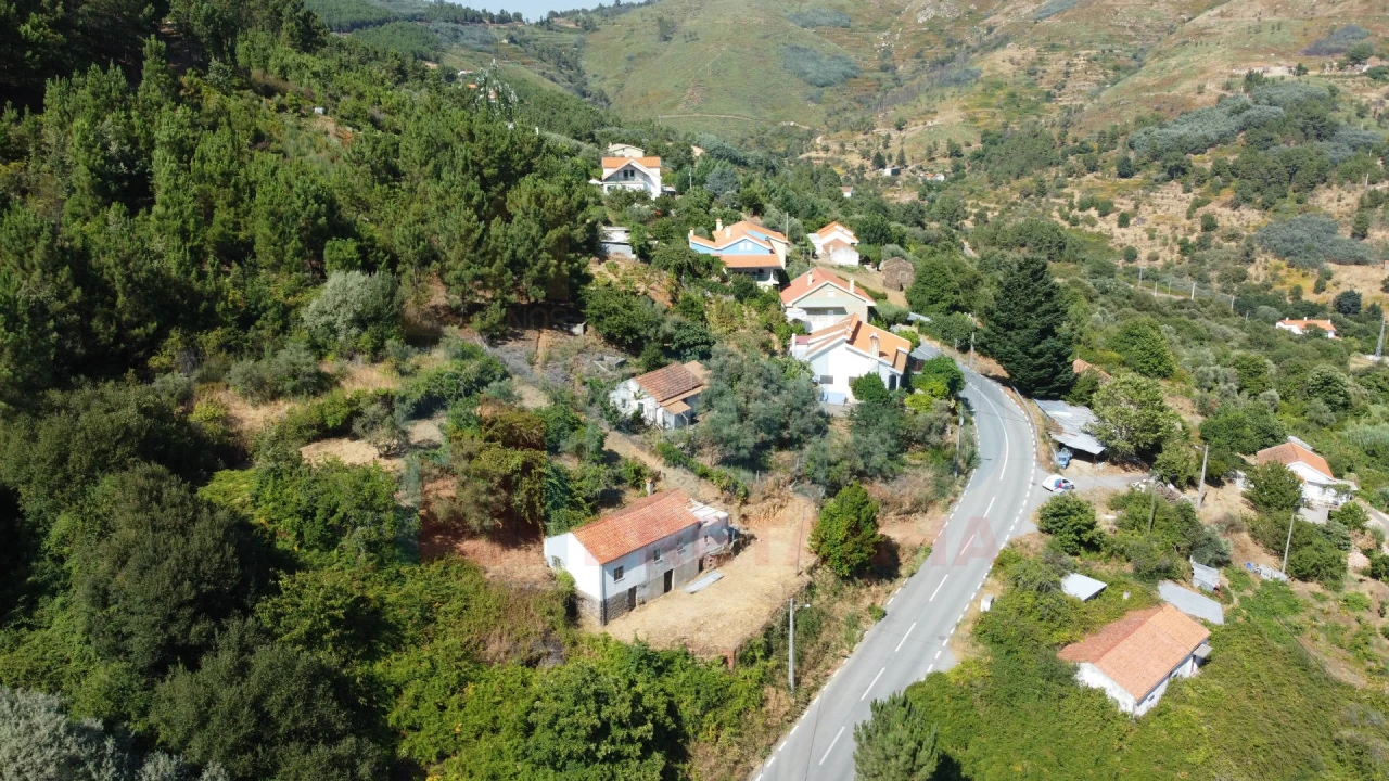 Moradia T3 para Venda em Teixoso e Sarzedo Foto 1