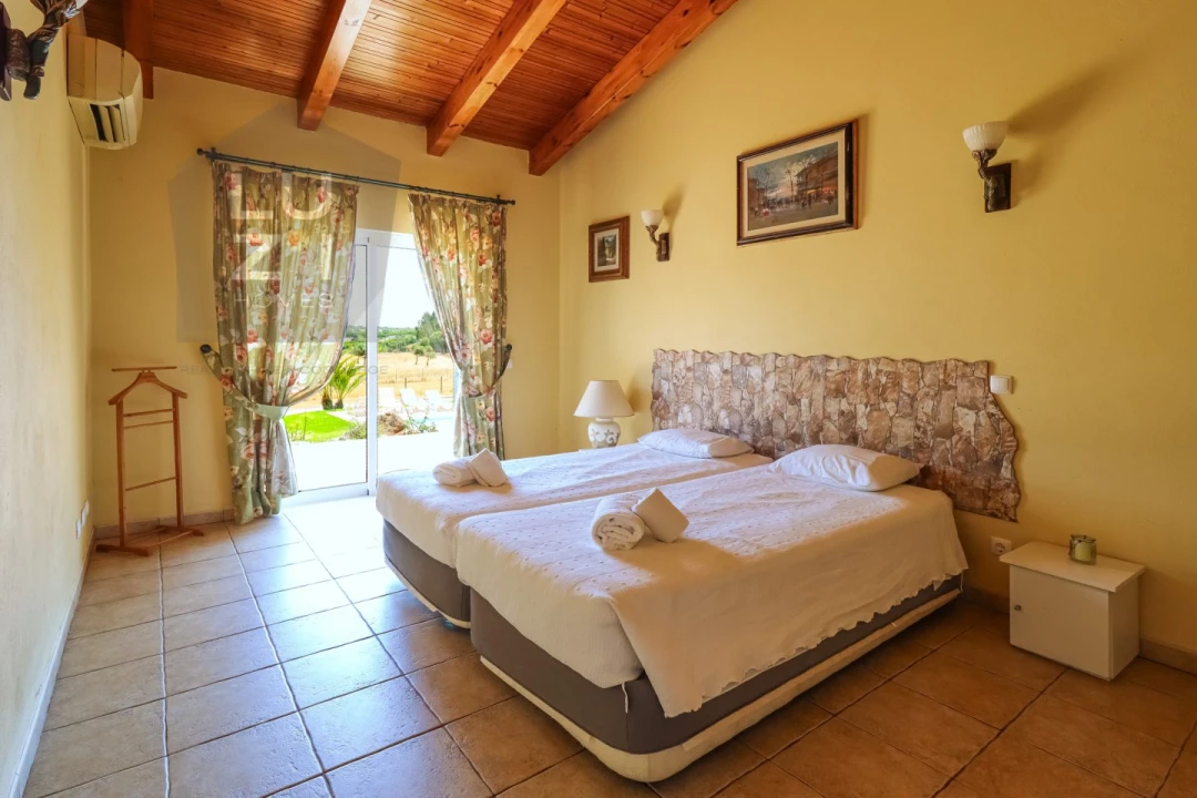 Quinta T10 para Venda em Odiaxere Foto 34