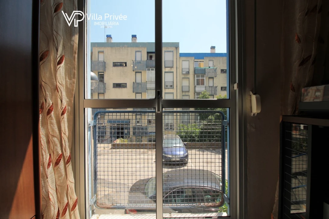 Apartamento T2 para Venda em Santo António dos Cavaleiros e Frielas Foto 13