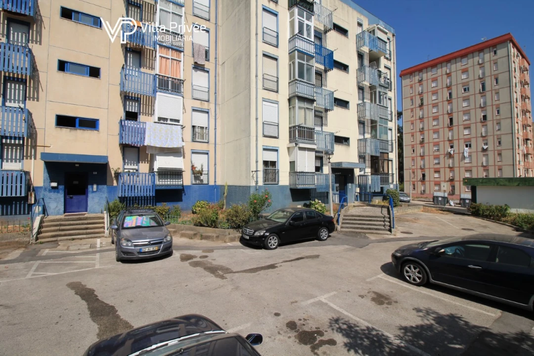 Apartamento T2 para Venda em Santo António dos Cavaleiros e Frielas Foto 25