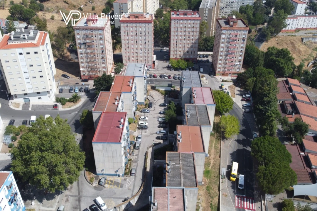 Apartamento T2 para Venda em Santo António dos Cavaleiros e Frielas Foto 30