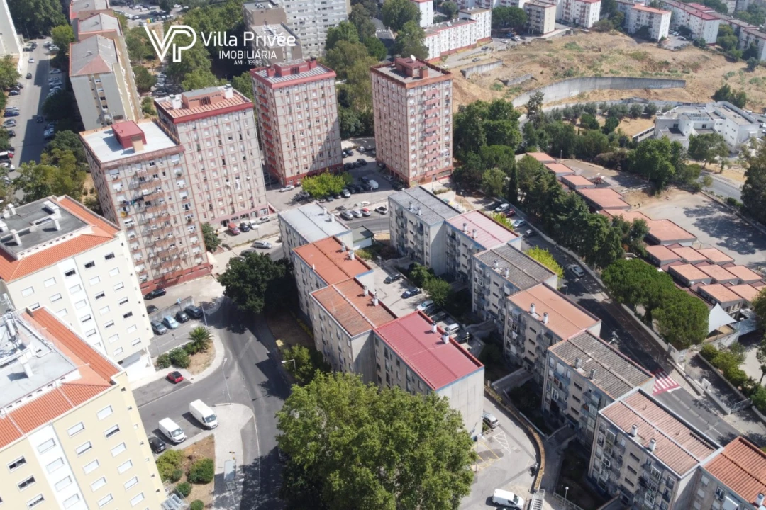 Apartamento T2 para Venda em Santo António dos Cavaleiros e Frielas Foto 31