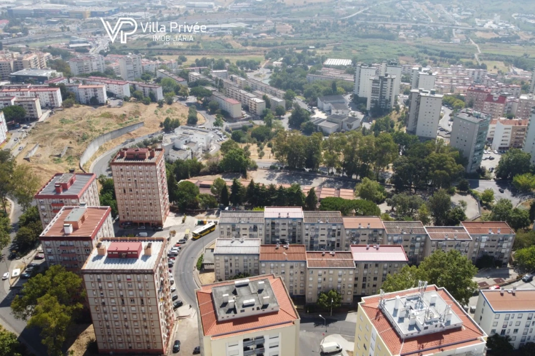 Apartamento T2 para Venda em Santo António dos Cavaleiros e Frielas Foto 32