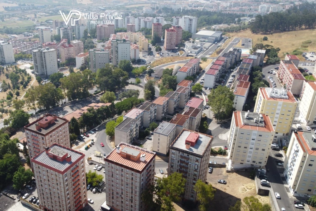 Apartamento T2 para Venda em Santo António dos Cavaleiros e Frielas Foto 33
