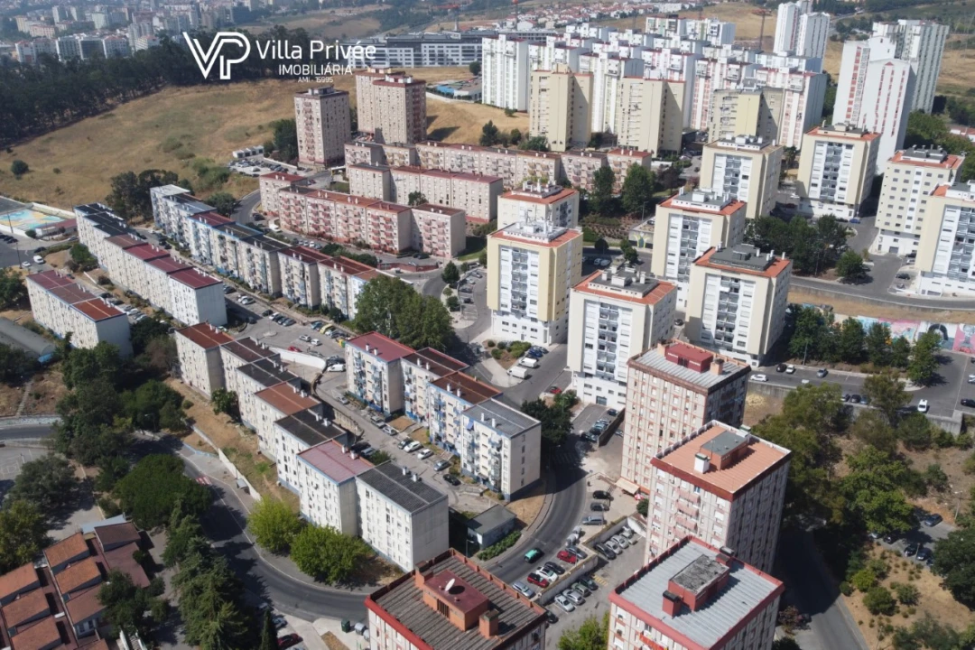 Apartamento T2 para Venda em Santo António dos Cavaleiros e Frielas Foto 35