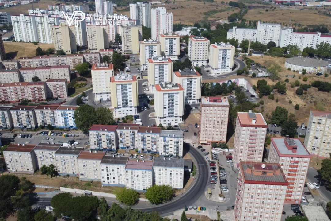 Apartamento T2 para Venda em Santo António dos Cavaleiros e Frielas Foto 36