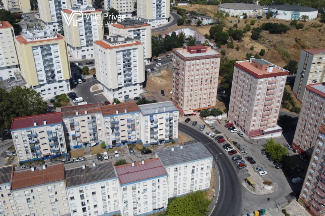 Apartamento T2 para Venda em Santo António dos Cavaleiros e Frielas Foto 37