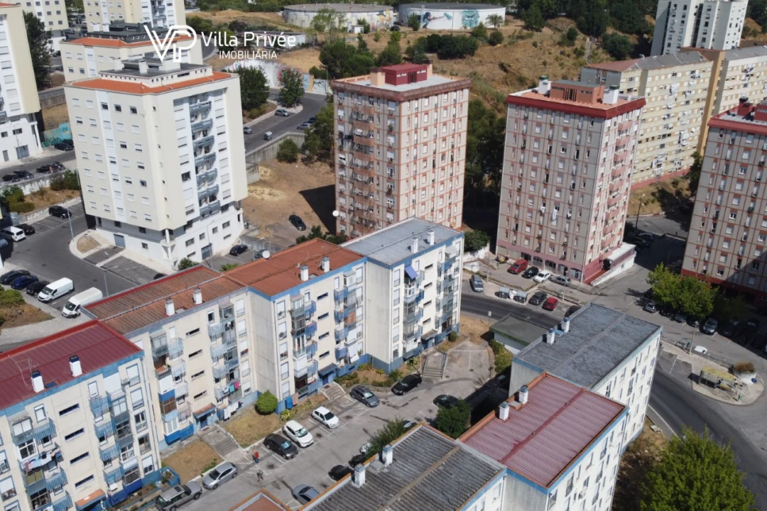 Apartamento T2 para Venda em Santo António dos Cavaleiros e Frielas Foto 38