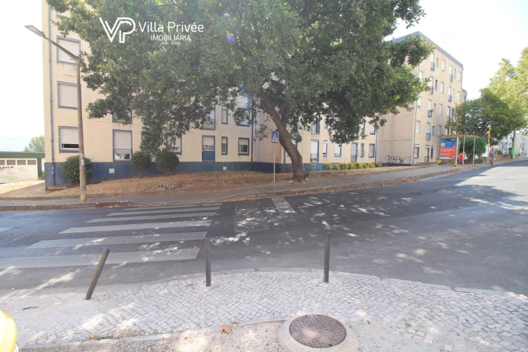 Apartamento T2 para Venda em Santo António dos Cavaleiros e Frielas Foto 26