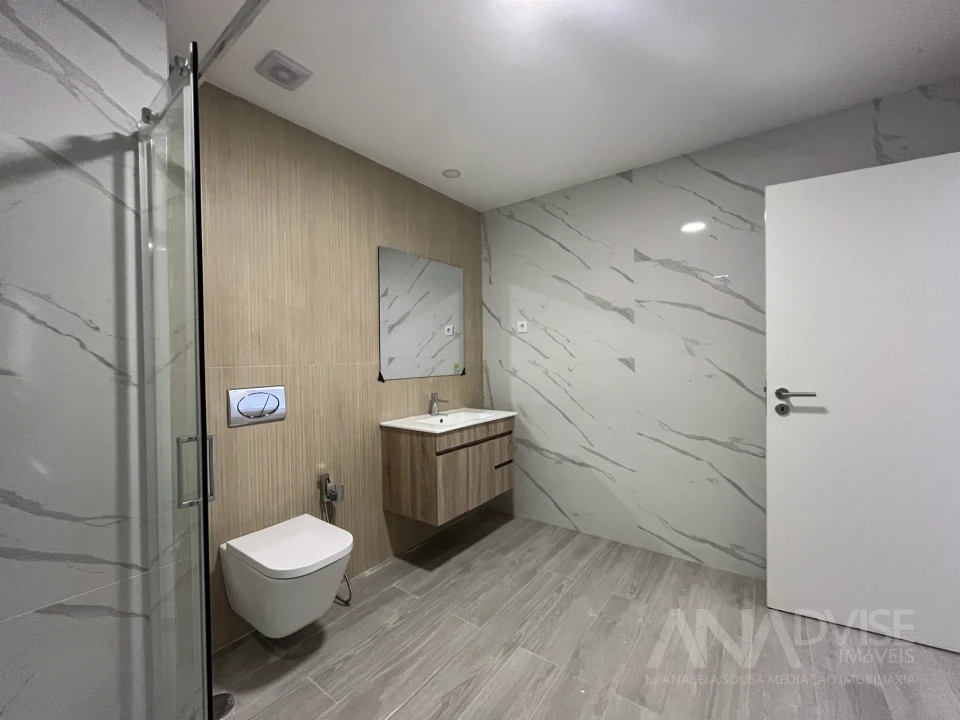 Apartamento T1 para Venda em Viseu Foto 9