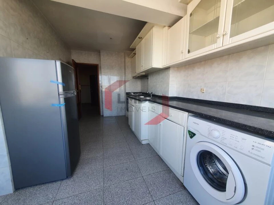 Apartamento T3 para Venda em Oliveira do Douro Foto 9