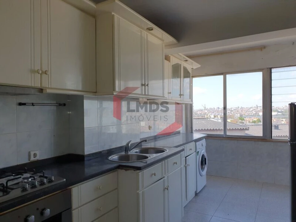 Apartamento T3 para Venda em Oliveira do Douro Foto 7