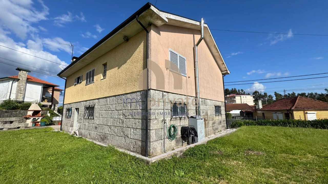 Moradia T4 para Venda em Lustosa e Barrosas (Santo Estêvão) Foto 3