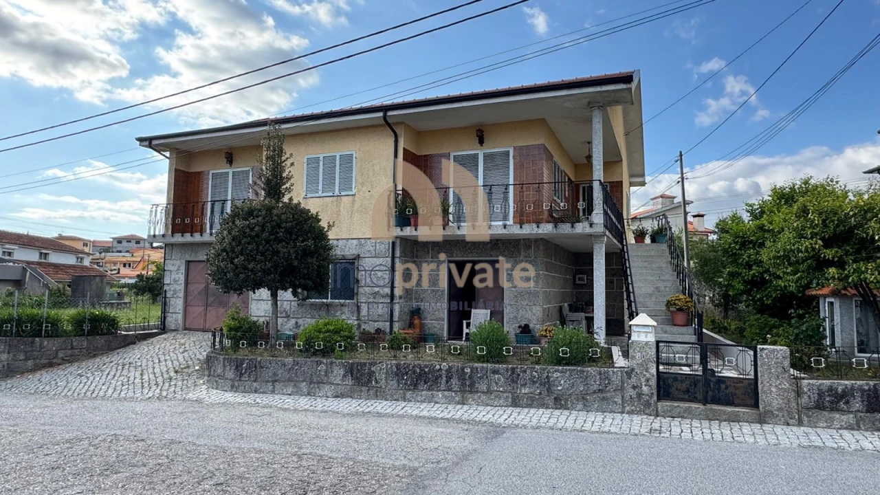 Moradia T4 para Venda em Lustosa e Barrosas (Santo Estêvão) Foto 1