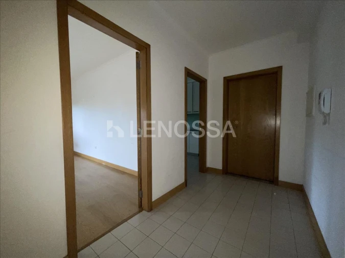 Apartamento T3 para Venda em Santa Maria da Feira, Travanca, Sanfins e Espargo Foto 3