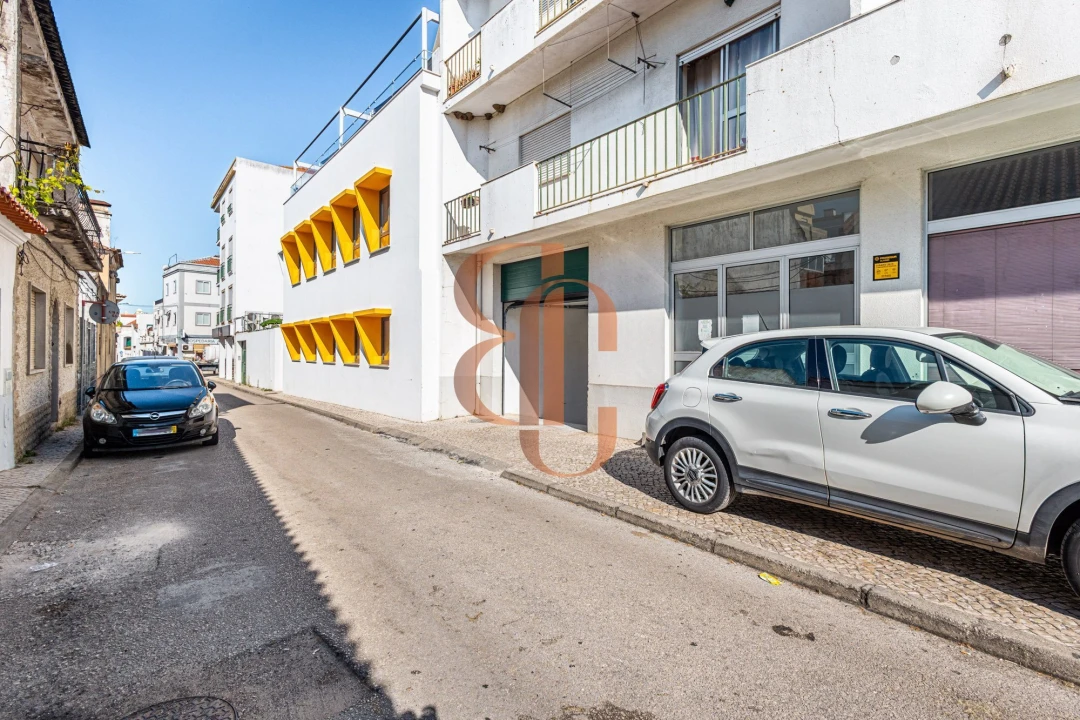 Garagem para Venda em Almeirim Foto 3