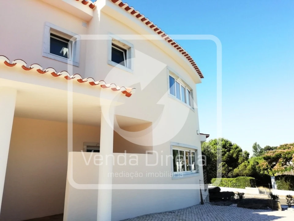 Moradia T4 para Venda em Queluz e Belas Foto 5