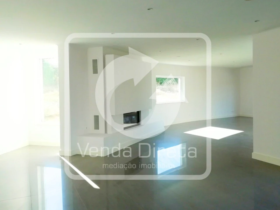 Moradia T4 para Venda em Queluz e Belas Foto 10
