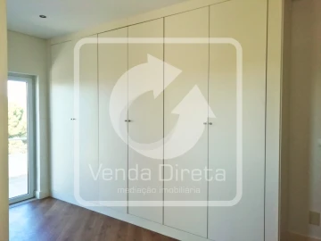 Moradia T4 para Venda em Queluz e Belas