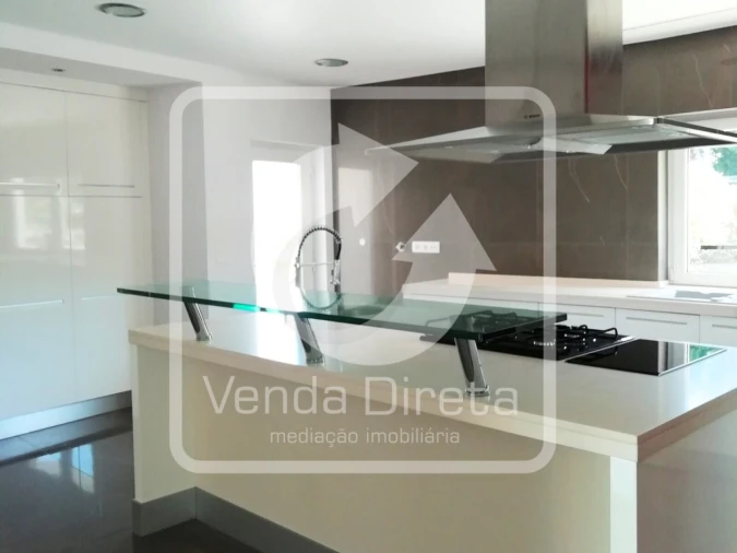 Moradia T4 para Venda em Queluz e Belas Foto 14