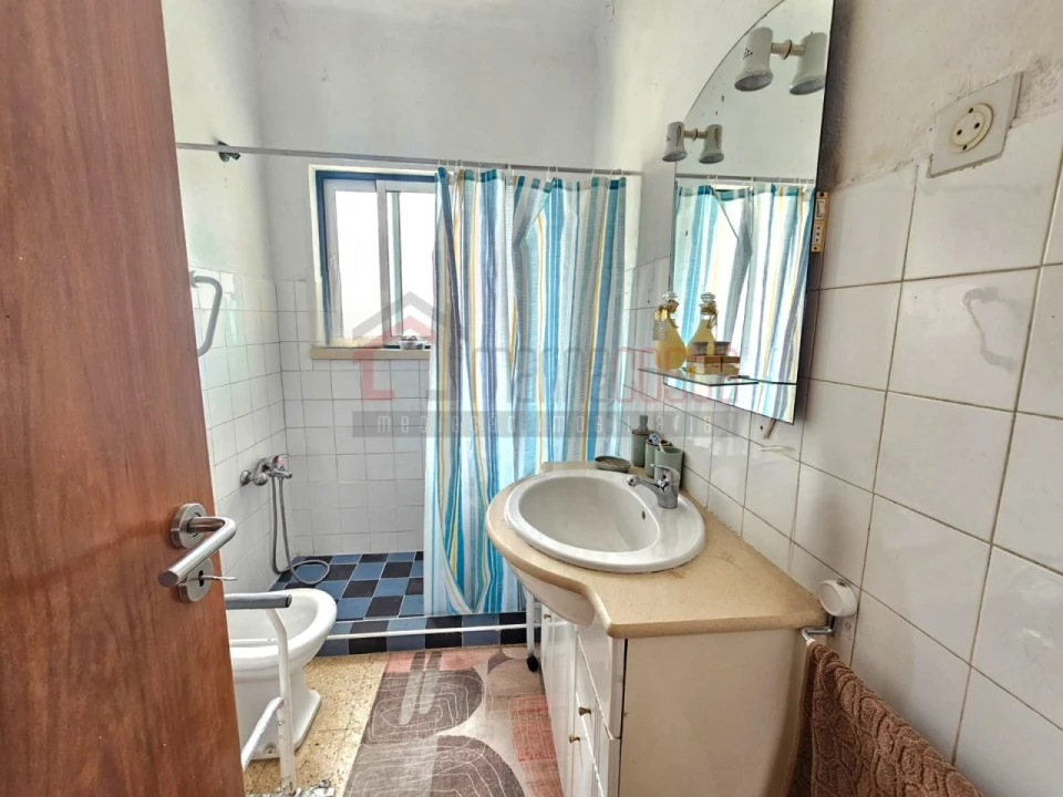 Moradia T2 para Venda em Atouguia da Baleia Foto 13