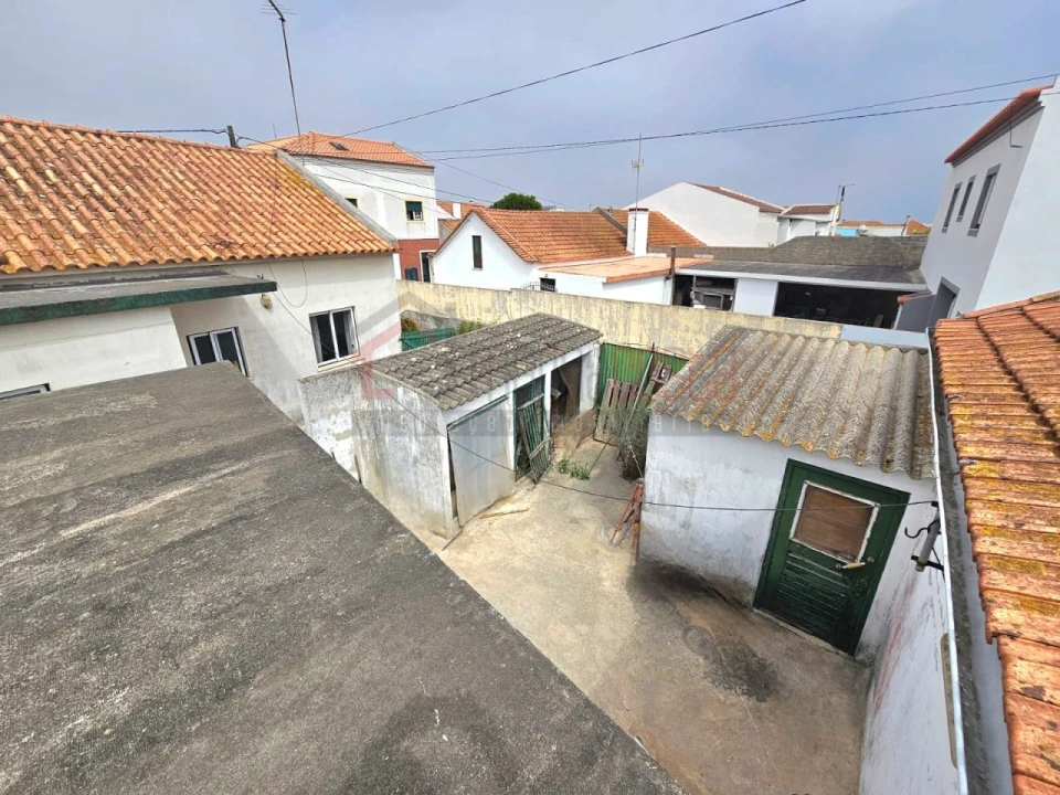 Moradia T2 para Venda em Atouguia da Baleia Foto 18