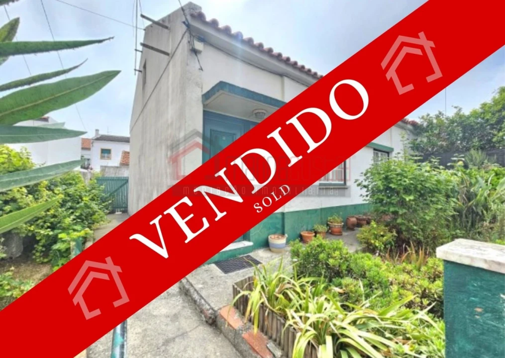 Moradia T2 para Venda em Atouguia da Baleia Foto 1