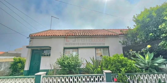 Moradia T2 para Venda em Atouguia da Baleia