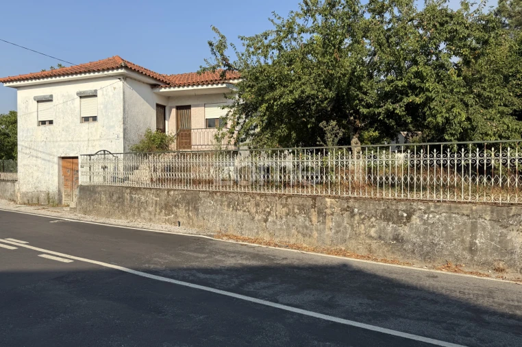 Moradia T3 para Venda em Areias, Sequeirô, Lama e Palmeira Foto 4