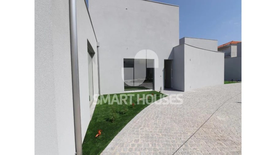 Moradia T3 para Venda em Seia, São Romão e Lapa dos Dinheiros Foto 3