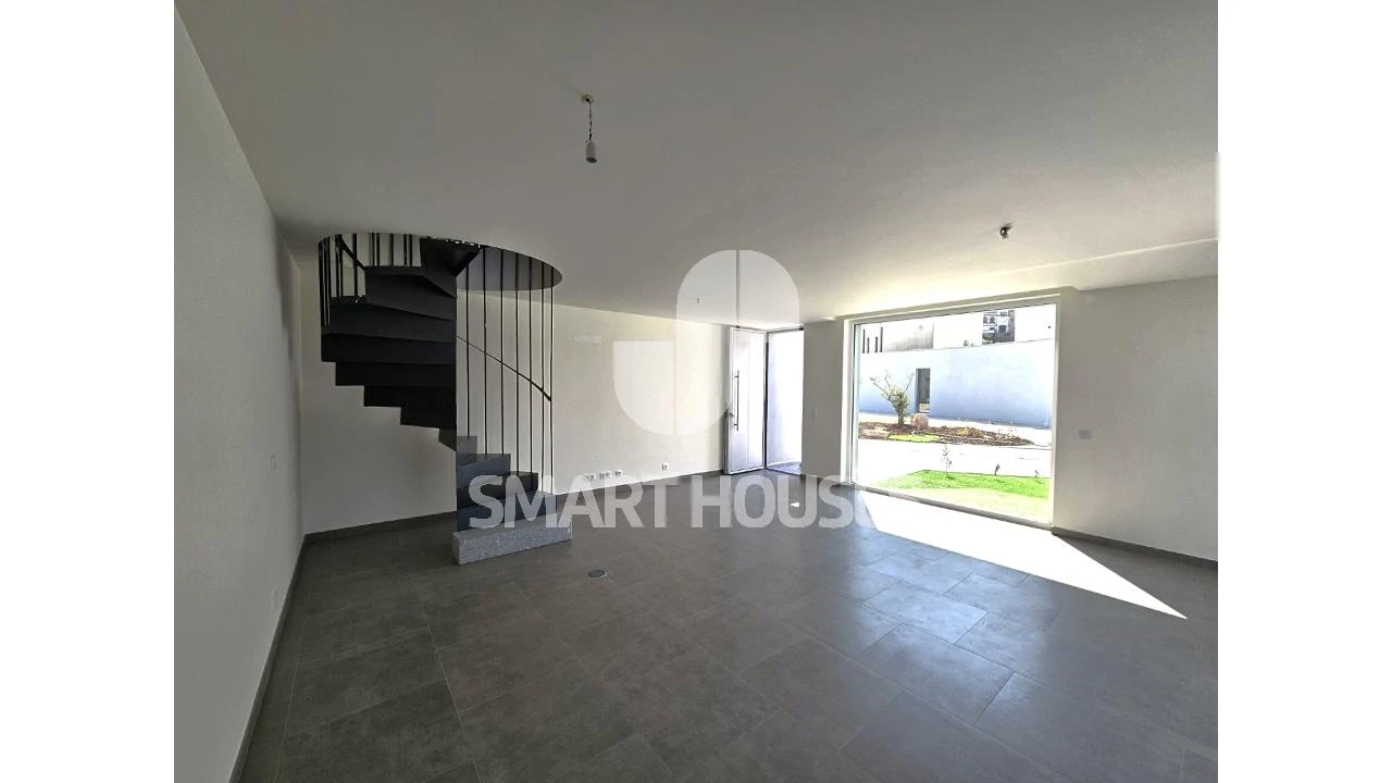 Moradia T3 para Venda em Seia, São Romão e Lapa dos Dinheiros Foto 4