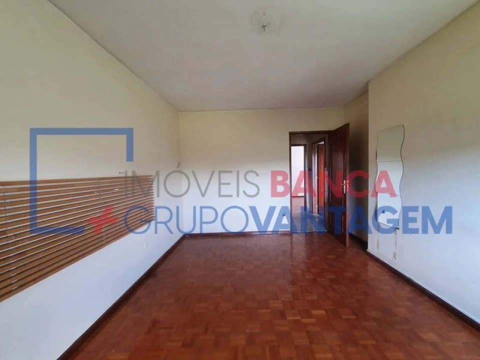 Apartamento T3 para Venda em Oliveira do Douro Foto 7