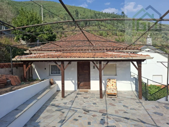 Moradia T2 para Venda em Cepos e Teixeira Foto 2