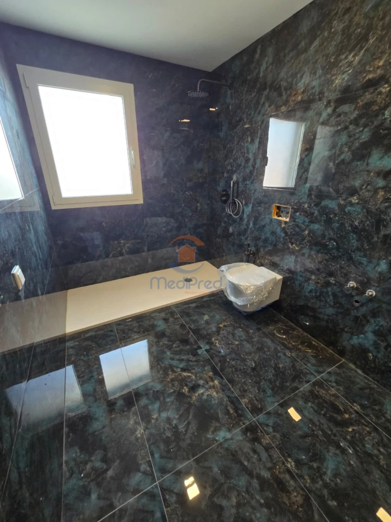 Moradia T5 para Venda em Pontinha e Famões Foto 11