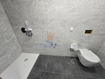 Moradia T5 para Venda em Pontinha e Famões