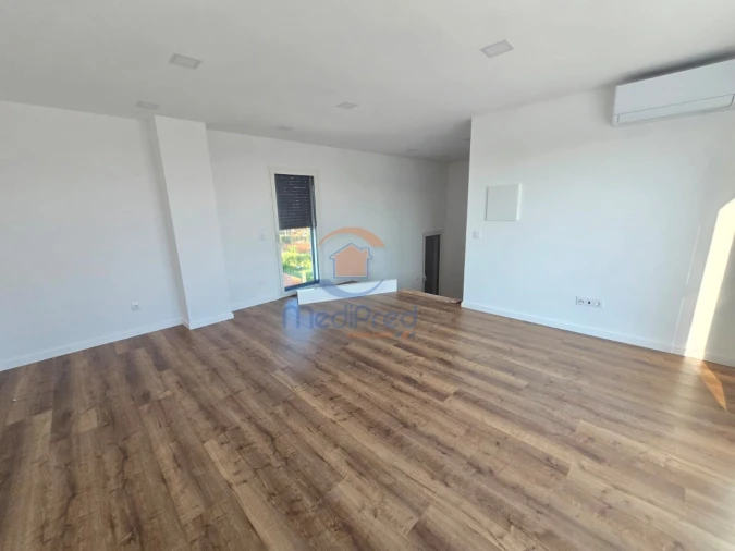 Moradia T5 para Venda em Pontinha e Famões Foto 19